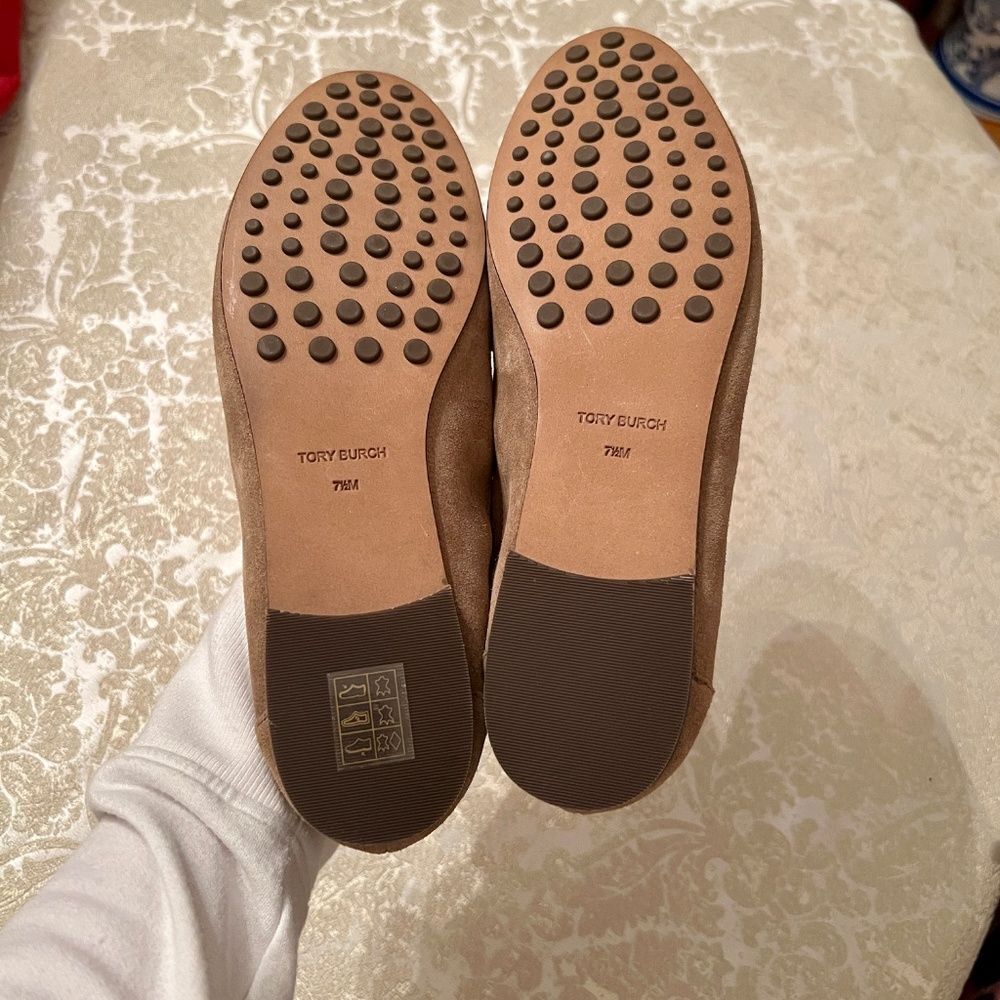 NWOB Tory Burch Ballet Loafers Flats Shoes River Rock Tan Khaki Camel Size 7.5 M - Picture 6 of 6